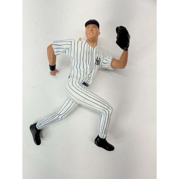 2 Hallmark Keepsake Ornaments Derek Jeter And George Brett At The Ballpark - Picture 4 of 12